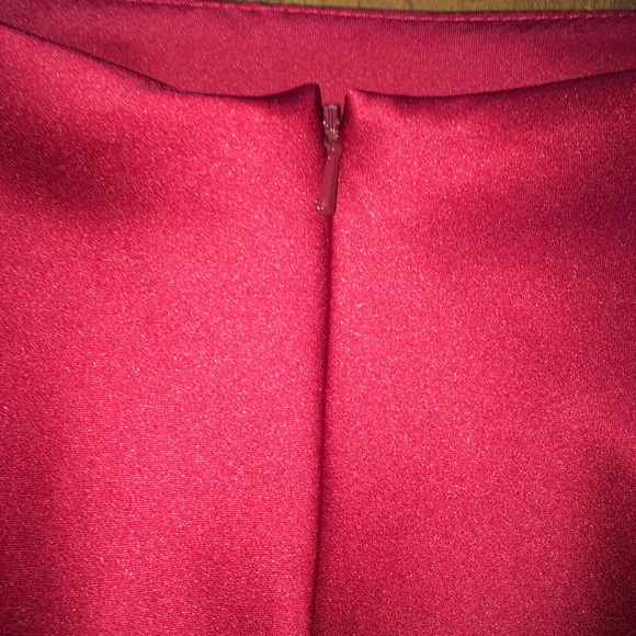 🌻 5/$25 David’s Bridal Red Satin Skirt - Picture 3 of 4